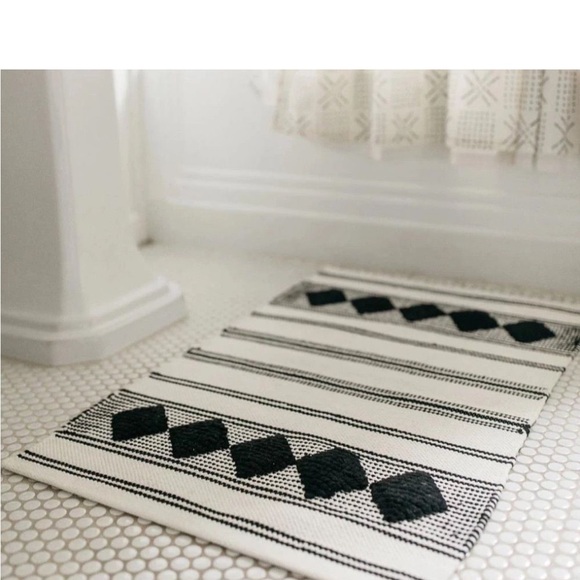 Caravan Diamond Woven Rug - Picture 4 of 7